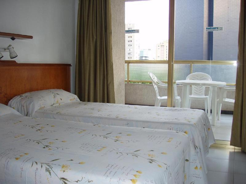 Apartamentos Maria Victoria Benidorm Zimmer foto