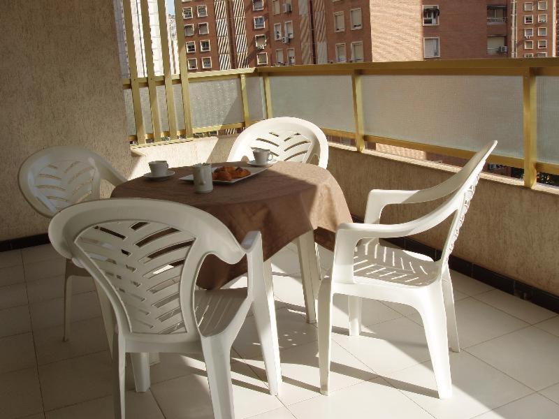 Apartamentos Maria Victoria Benidorm Zimmer foto